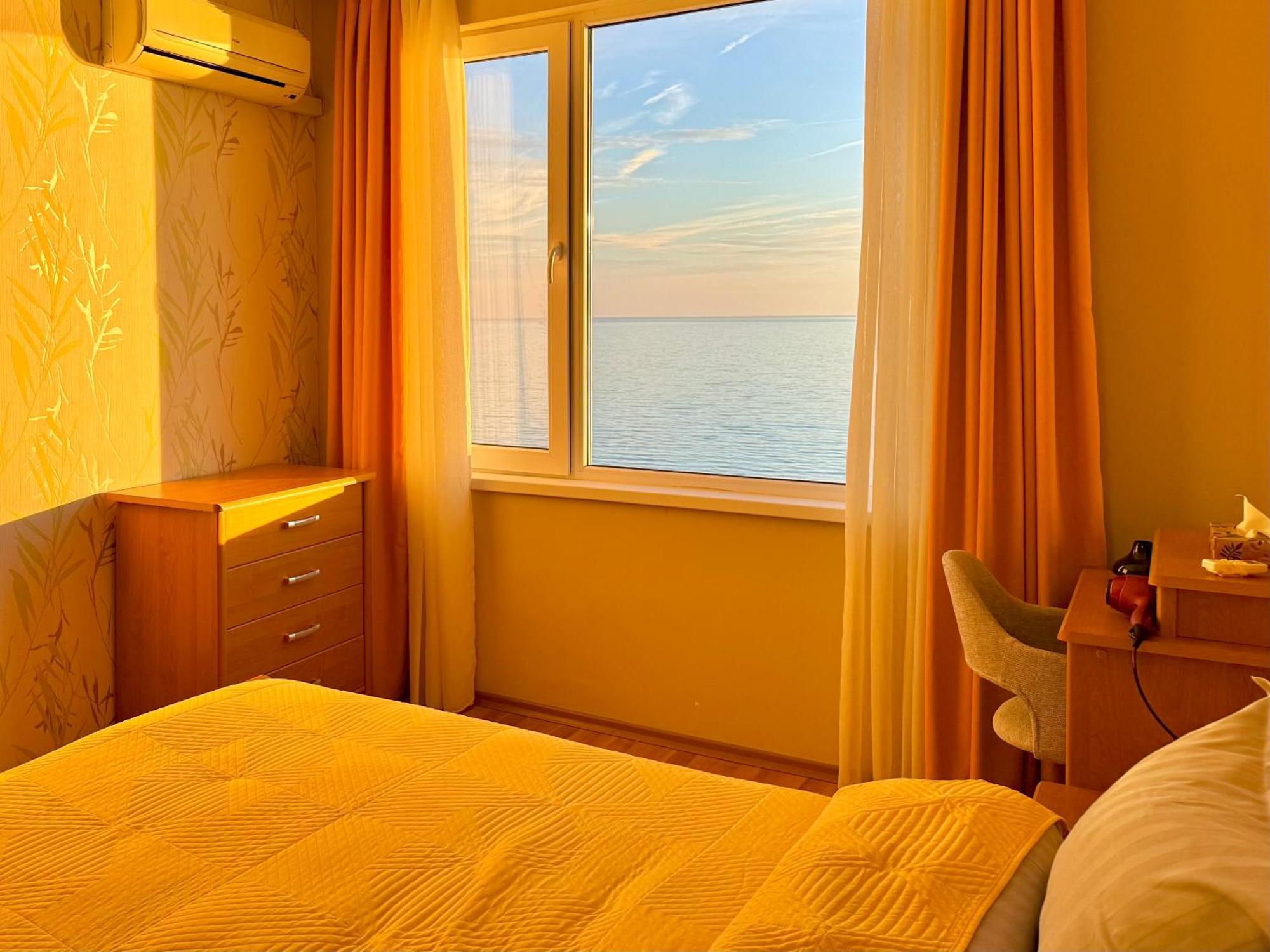 Beachfront Havana Sveti Vlas Exterior photo